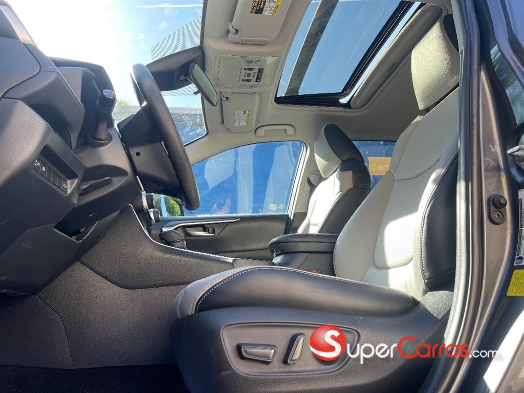 2020 Toyota RAV4 XLE — foto 10 / 11