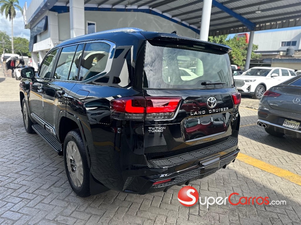 2026 Toyota Land Cruiser VXR — foto 4 / 12