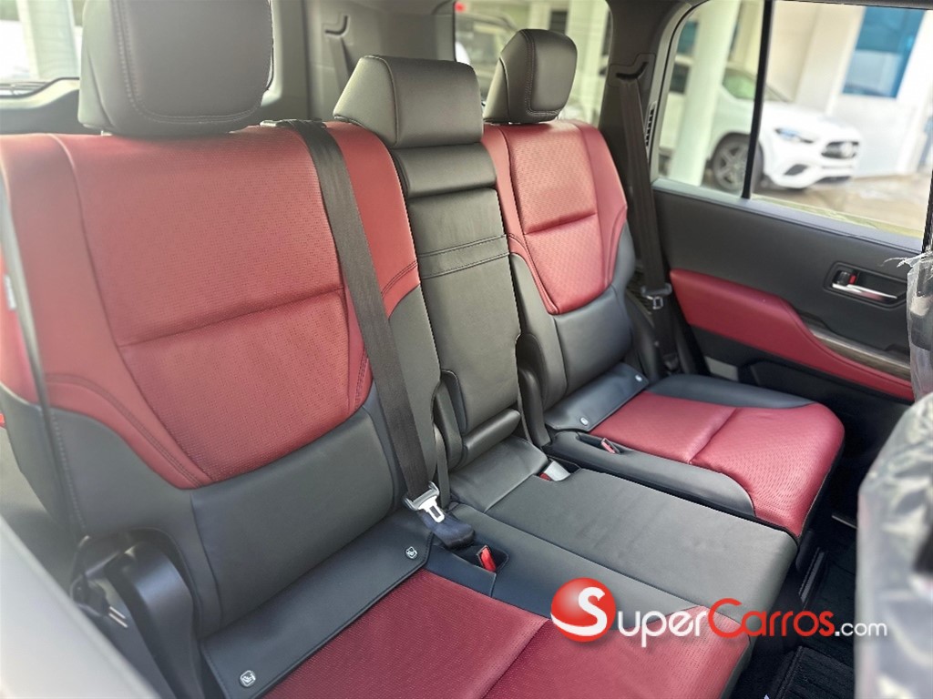 2026 Toyota Land Cruiser VXR — foto 9 / 12