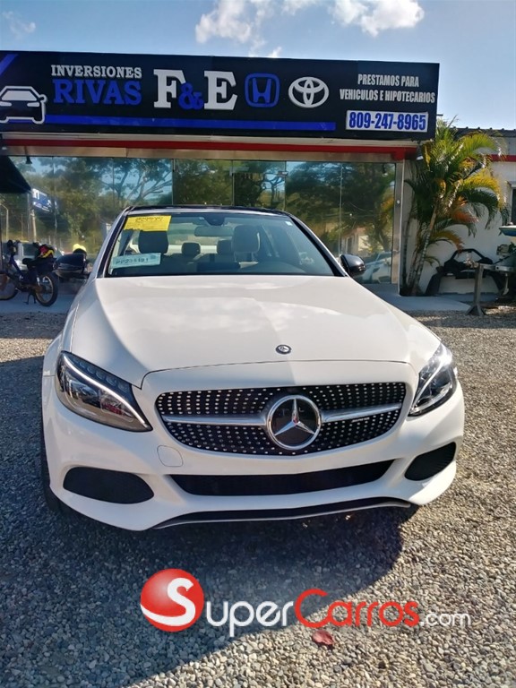 2015 Mercedes-Benz Clase C 300 4 Matic — foto 1 / 8