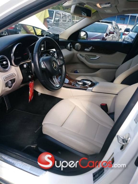 2015 Mercedes-Benz Clase C 300 4 Matic — foto 6 / 8