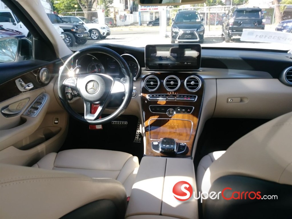 2015 Mercedes-Benz Clase C 300 4 Matic — foto 8 / 8