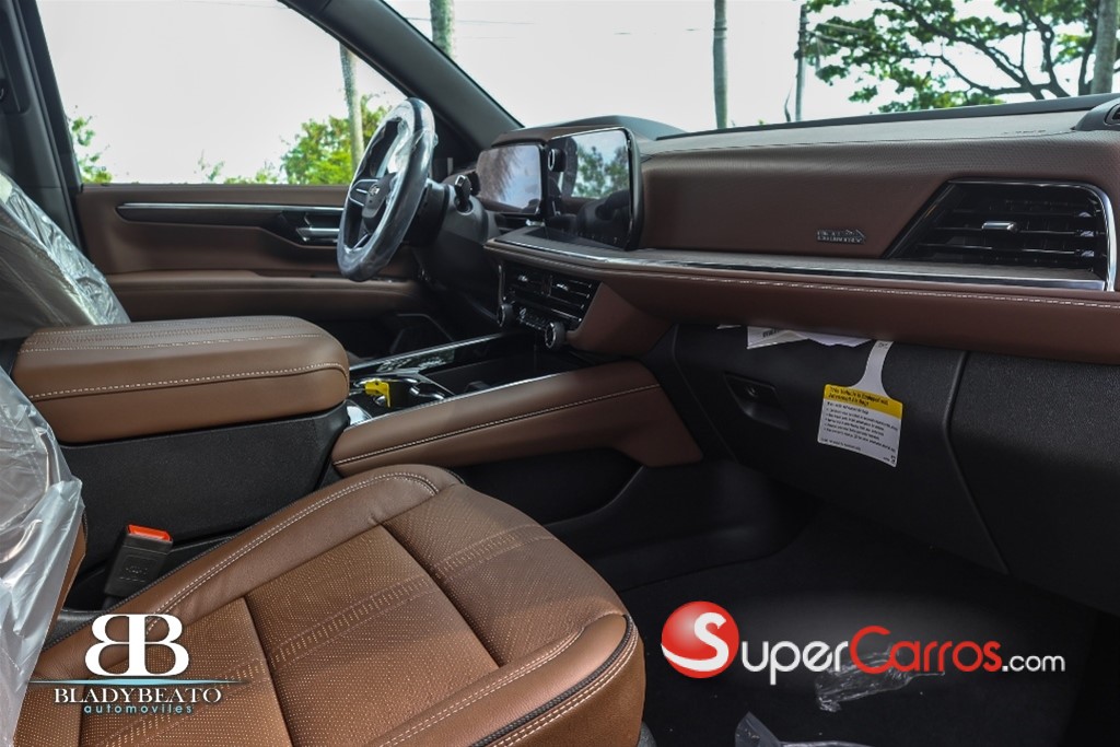 2026 Chevrolet Suburban Highcountry — foto 6 / 12