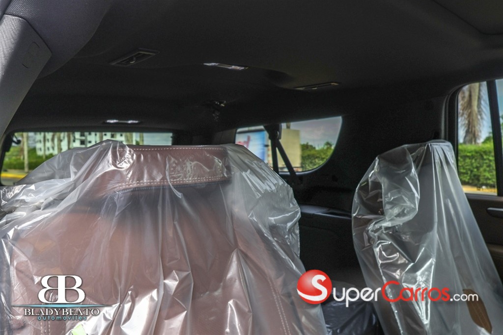 2026 Chevrolet Suburban Highcountry — foto 7 / 12