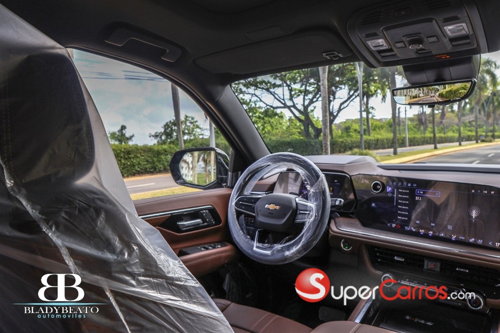 2026 Chevrolet Suburban Highcountry — foto 8 / 12
