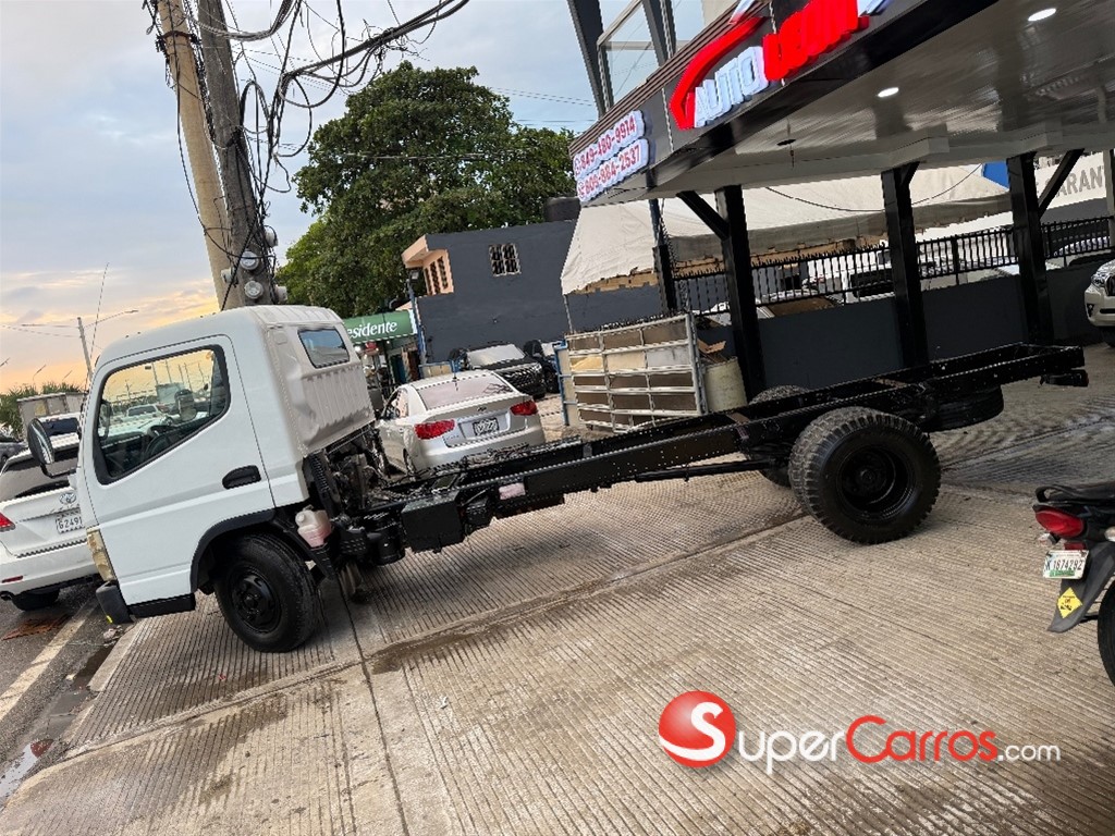 2022 Mitsubishi Motors Canter — foto 6 / 12