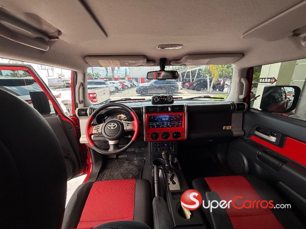 2012 Toyota FJ Cruiser Trail Team — foto 8 / 10