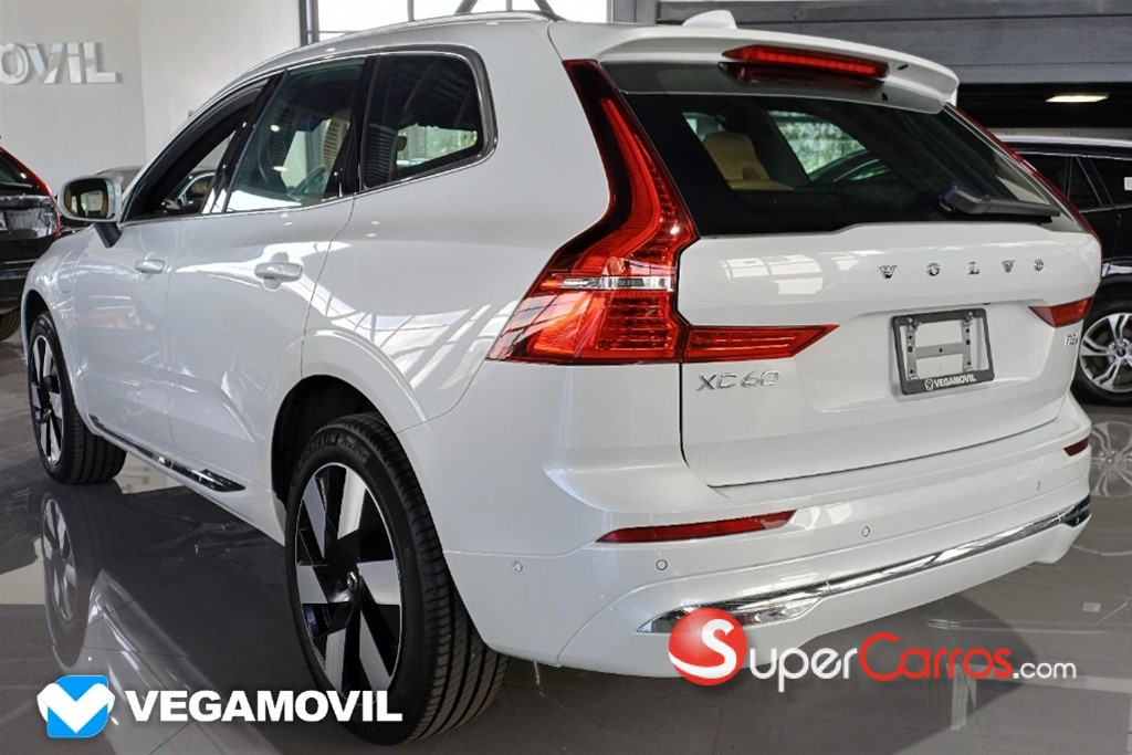 2025 Volvo XC60 T8 Ultimate Recharge — foto 3 / 12