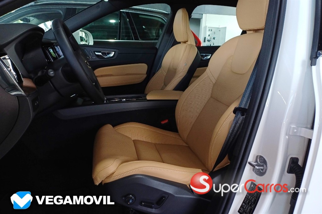 2025 Volvo XC60 T8 Ultimate Recharge — foto 7 / 12