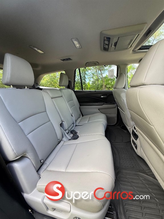 2016 Honda Pilot Touring — foto 10 / 12