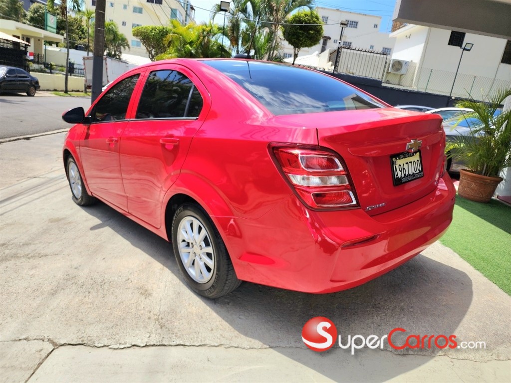 2017 Chevrolet Sonic LT — foto 6 / 10