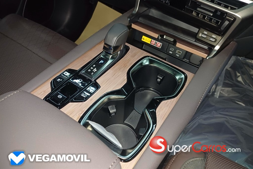 2025 Lexus RX 450 Hybrid + — foto 8 / 12