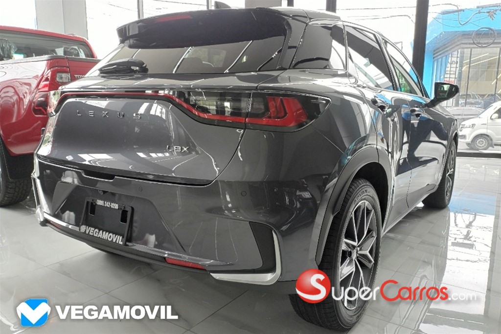 2025 Lexus LBX ActiveFull — foto 3 / 12