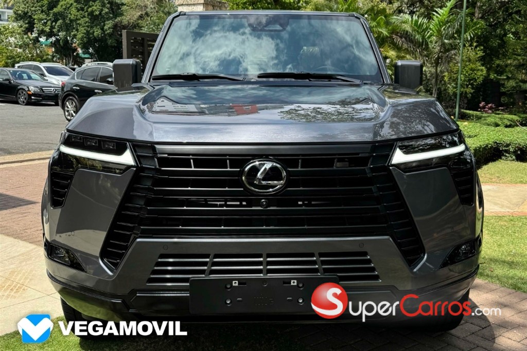 2026 Lexus GX 550 Luxury — foto 2 / 9