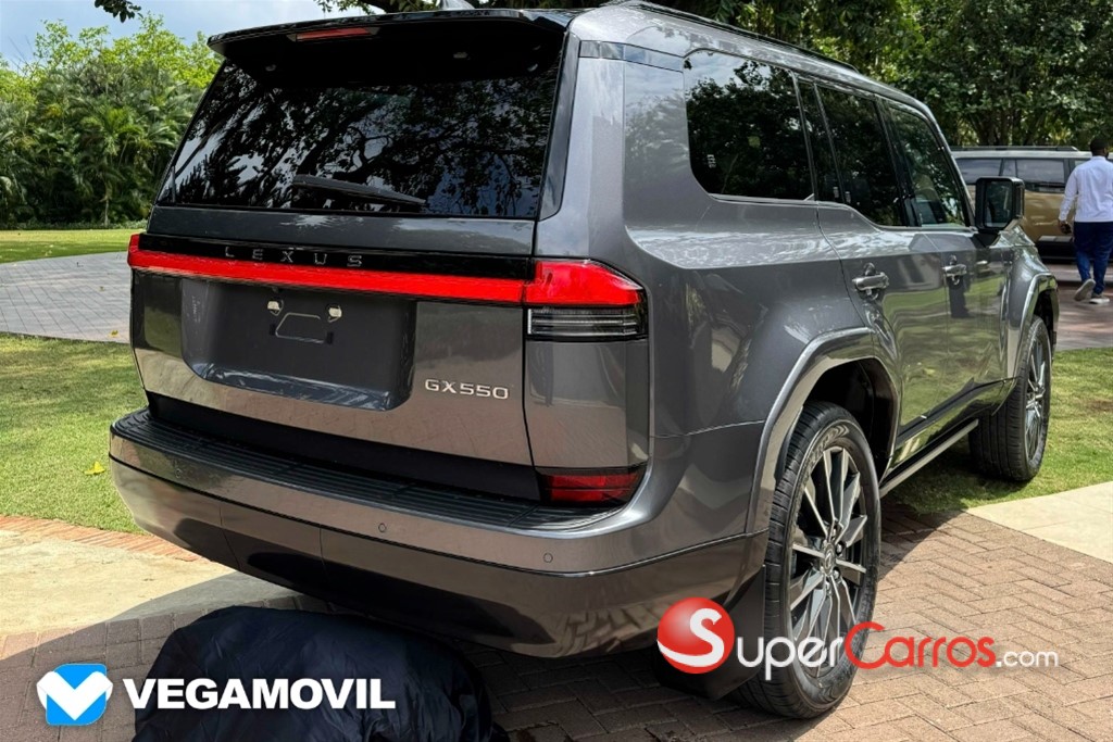 2026 Lexus GX 550 Luxury — foto 5 / 9