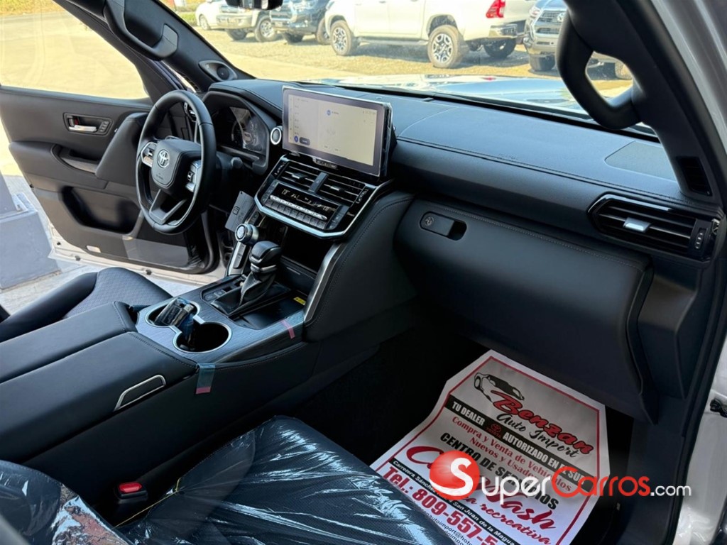 2026 Toyota Land Cruiser 300 VX-R — foto 7 / 9