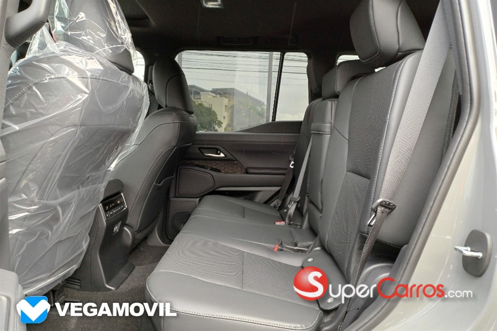 2025 Lexus GX 550 Premium Plus — foto 8 / 12