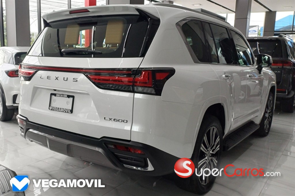 2025 Lexus LX 600 URBAN — foto 3 / 10