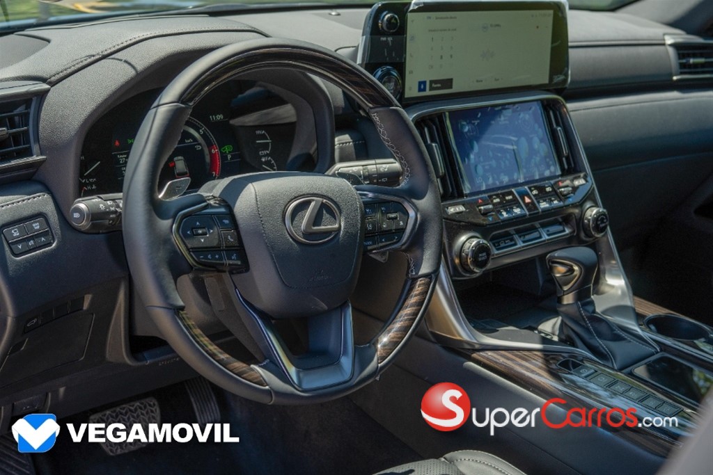 2025 Lexus LX 600 URBAN — foto 6 / 10