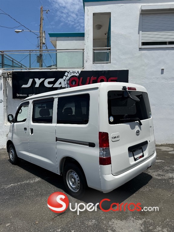 2020 Toyota Town-Ace GL 4WD — foto 4 / 11