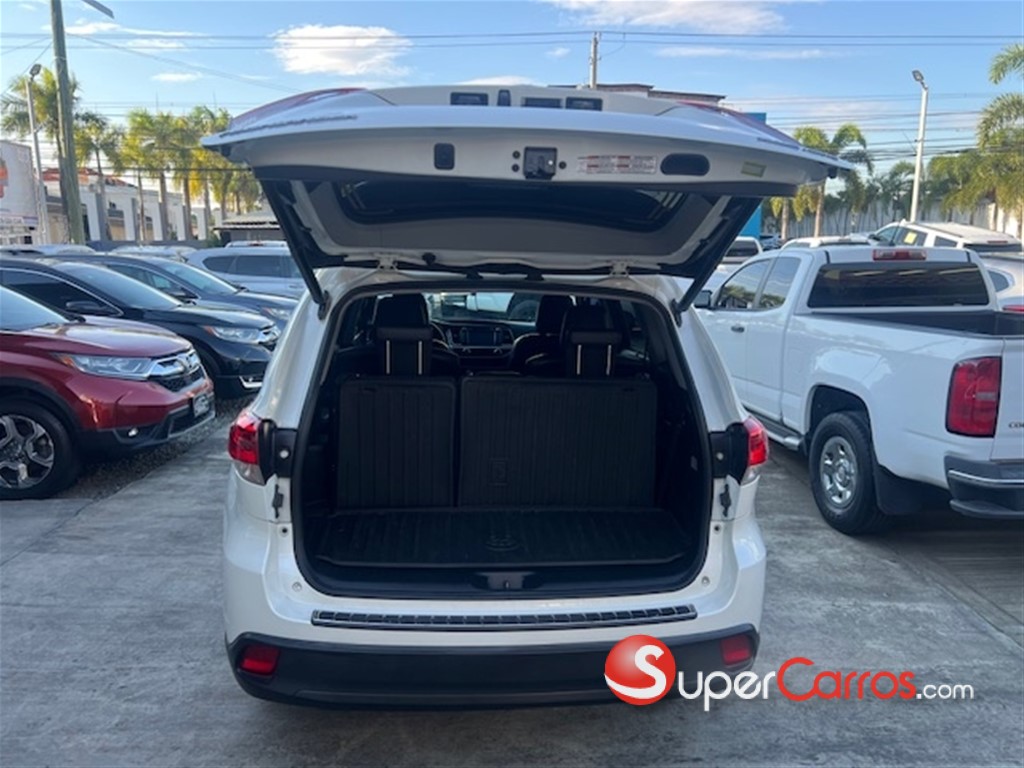2017 Toyota Highlander XLE — foto 4 / 9