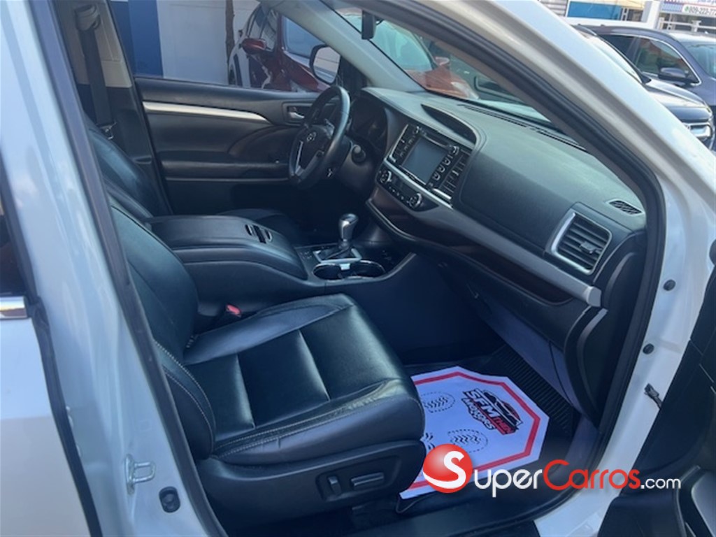 2017 Toyota Highlander XLE — foto 7 / 9