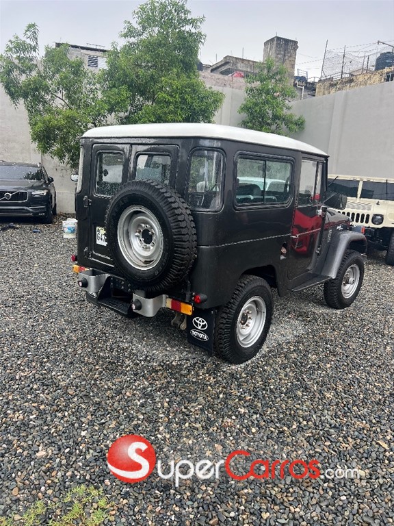 1971 Toyota Land Cruiser — foto 5 / 6