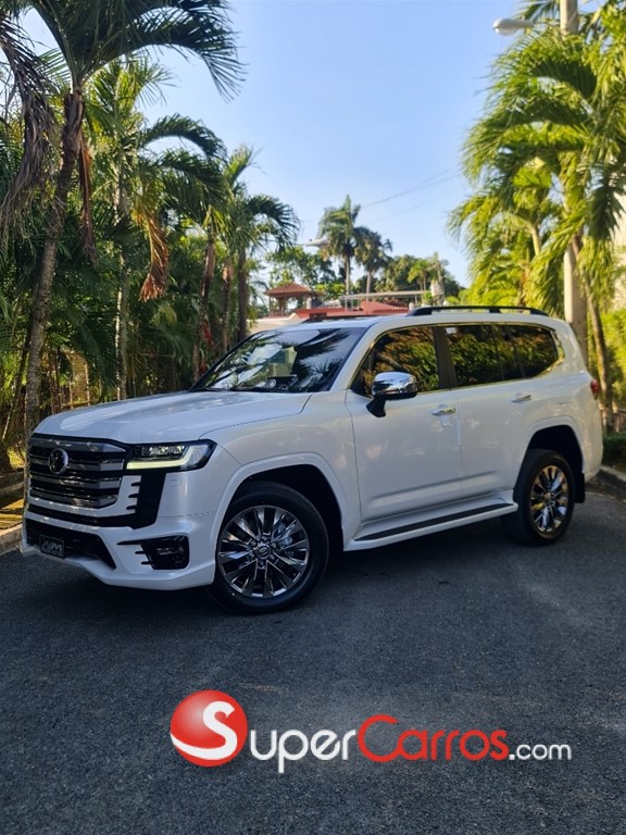 2027 Toyota Land Cruiser VXR