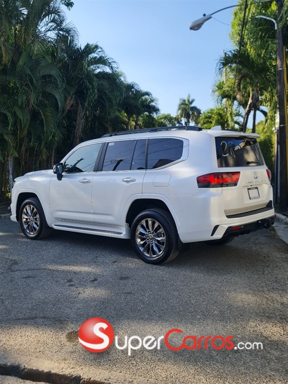 2027 Toyota Land Cruiser VXR — foto 3 / 10