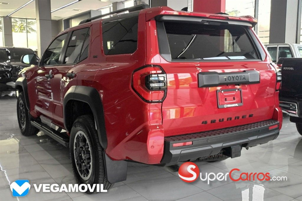 2026 Toyota 4 Runner SR5 — foto 3 / 12