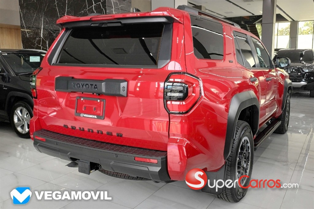 2026 Toyota 4 Runner SR5 — foto 4 / 12