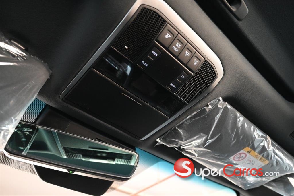 2025 Toyota Land Cruiser 300 GXR — foto 7 / 12