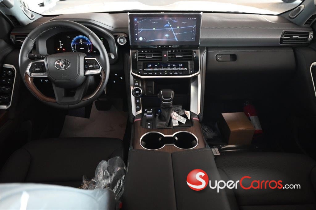 2025 Toyota Land Cruiser 300 GXR — foto 12 / 12