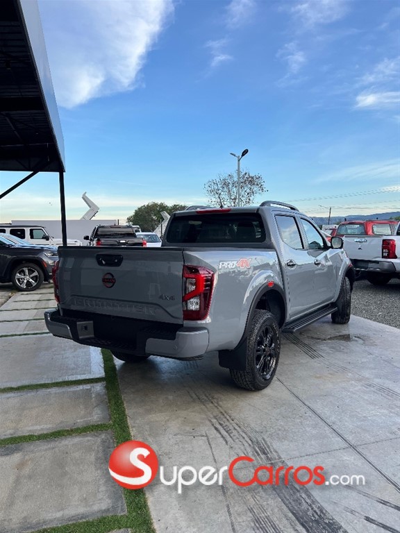 2026 Nissan Frontier Pro-4X — foto 3 / 8
