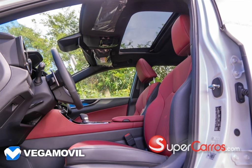 2025 Lexus NX 250 — foto 9 / 12