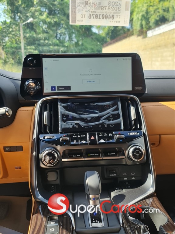 2025 Lexus LX 700 H Urban — foto 9 / 10