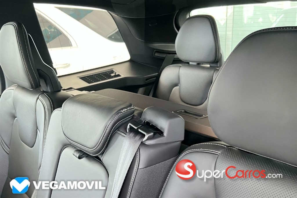 2025 Volvo XC90 Ultimate Dark Recharge T8 — foto 11 / 12