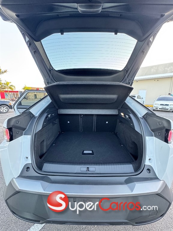 2027 Peugeot 3008 Allure — foto 9 / 12