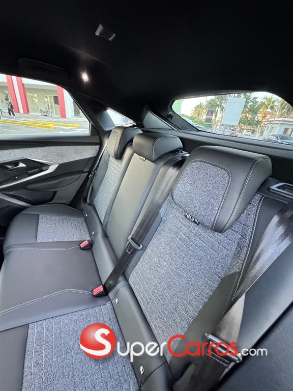 2027 Peugeot 3008 Allure — foto 11 / 12