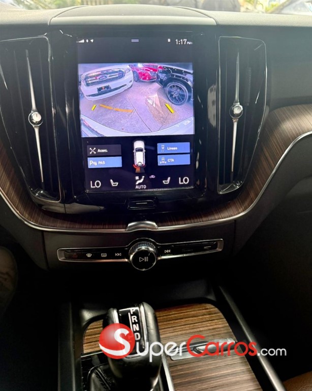 2021 Volvo XC60 Momentum T5 — foto 4 / 7