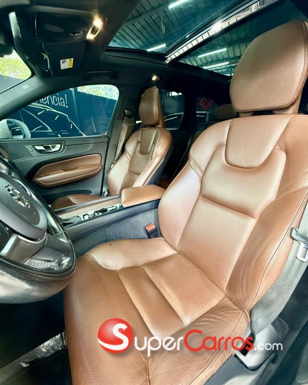 2021 Volvo XC60 Momentum T5 — foto 7 / 7