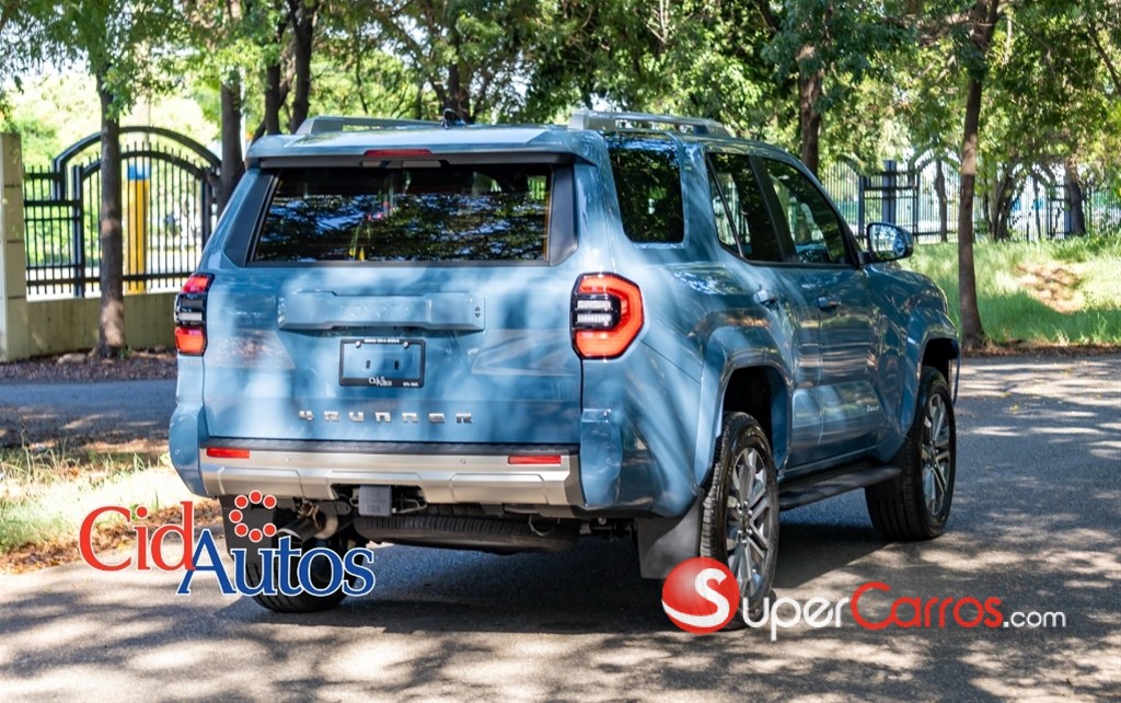 2027 Toyota 4 Runner Limited — foto 3 / 12