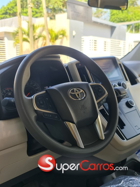 2026 Toyota Hiace GL — foto 5 / 11