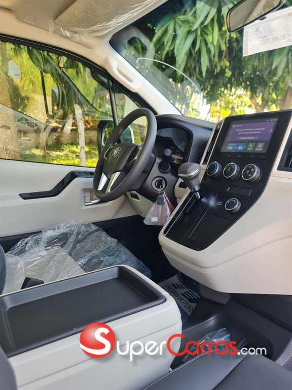 2026 Toyota Hiace GL — foto 7 / 11