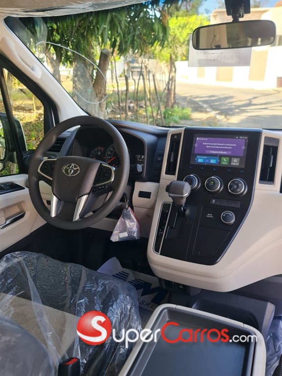 2026 Toyota Hiace GL — foto 8 / 11