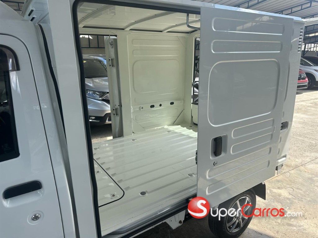 2020 Daihatsu Hijet — foto 8 / 10