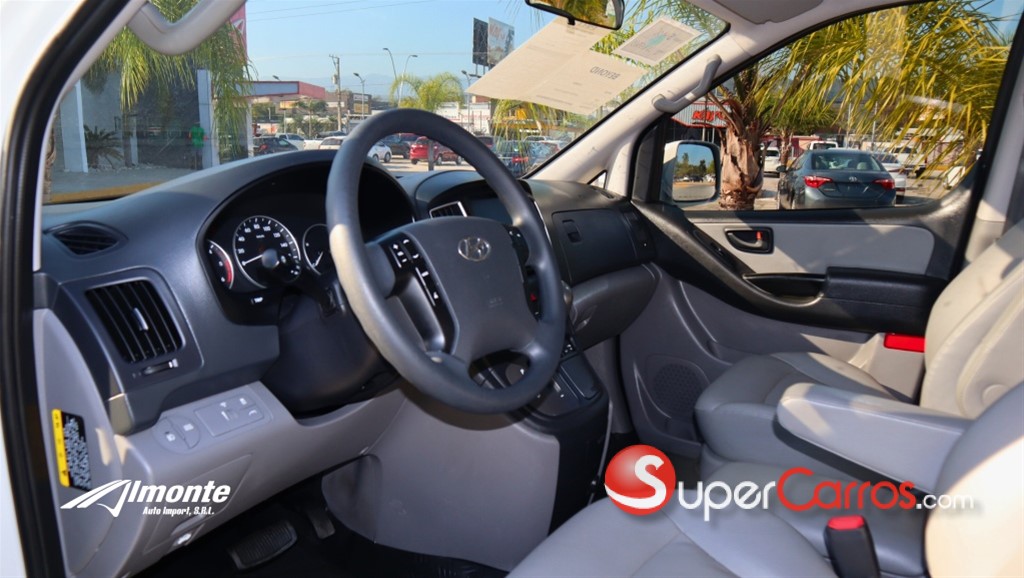2021 Hyundai Grand Starex — foto 7 / 12