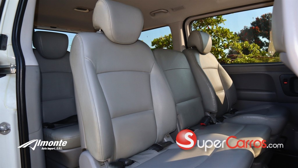 2021 Hyundai Grand Starex — foto 10 / 12