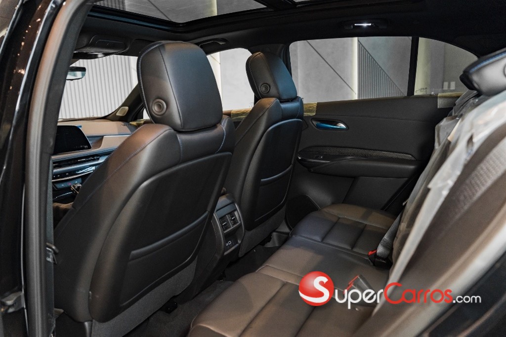 2026 Cadillac XT4 — foto 8 / 11