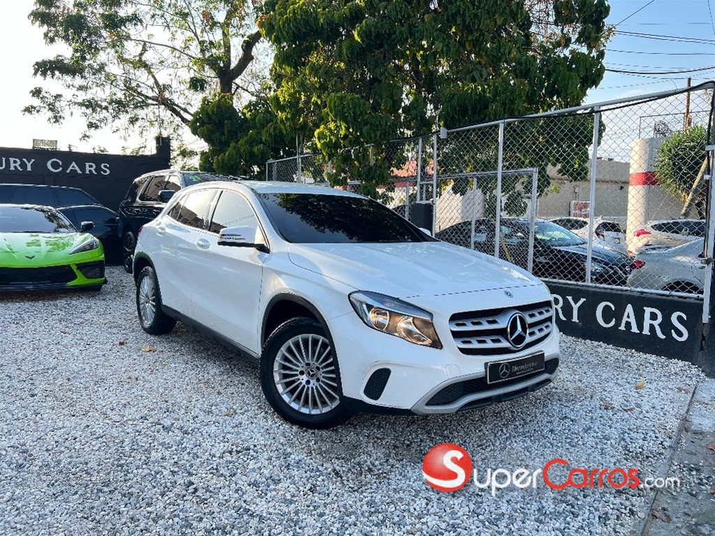 2018 Mercedes-Benz Clase GLA 180 — foto 2 / 8